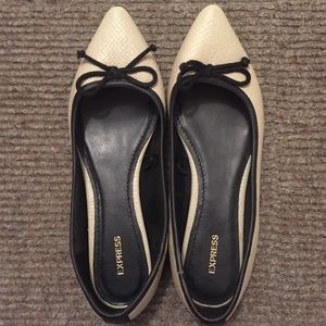 Womens’ Flats